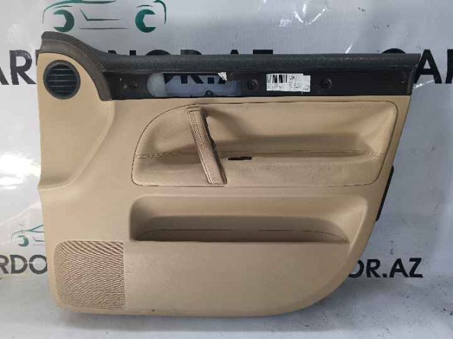 Sağ ön qapının içi Volkswagen Touareg 2006