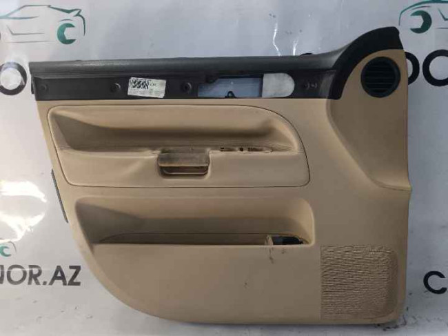Sol ön qapının içi Volkswagen Touareg 2006