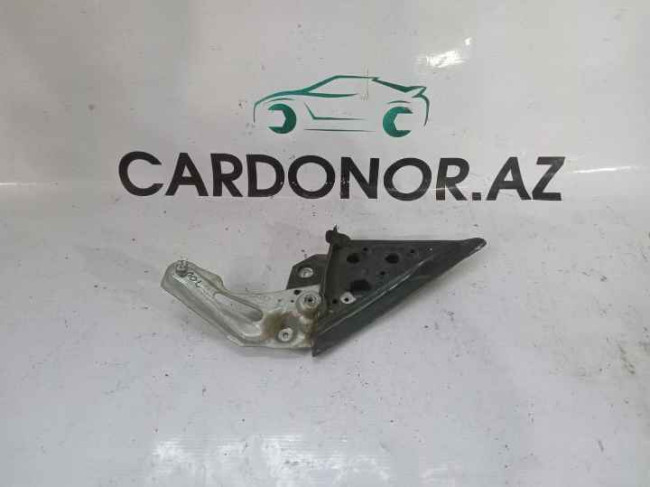 Güzgünün alt hissəsi Sol Ön Qapı Subaru Forester 2007