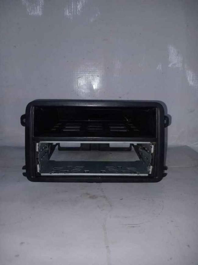 Çərçivə (maqnitola) Skoda Fabia 2013