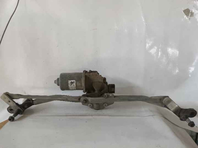 Şüşəsilən Ön (трапеция) Skoda Fabia 2011