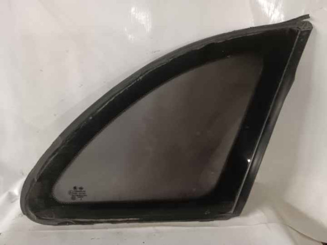 Şüşə (Стекло глухое) Skoda Fabia 2011