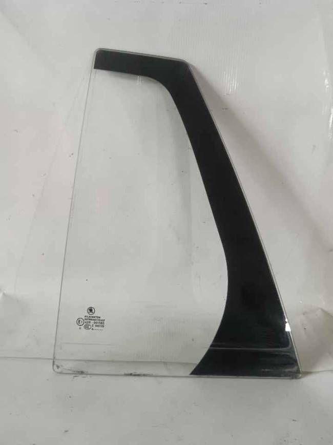 Şüşə ( форточка) Skoda Fabia 2011