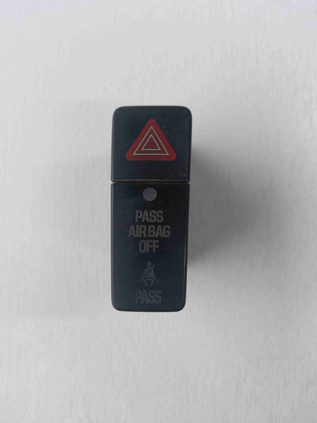 Avariyka düyməsi (Кнопка аварийного сигнала) Suzuki Swift 2011