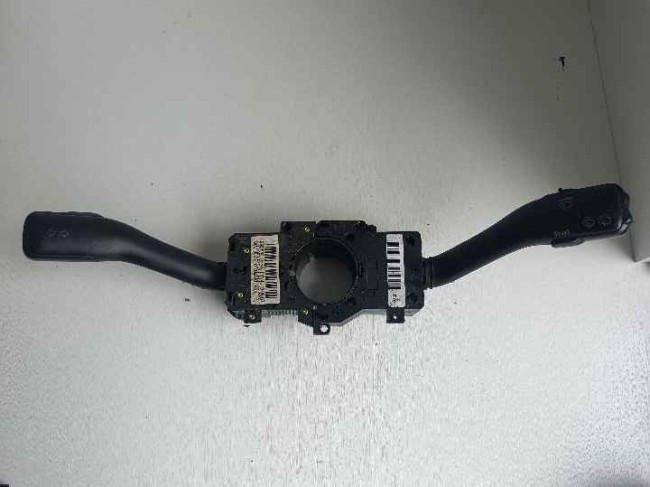 Dönmə işiqları idarəetmə ( Переключатель) Skoda Fabia 2007