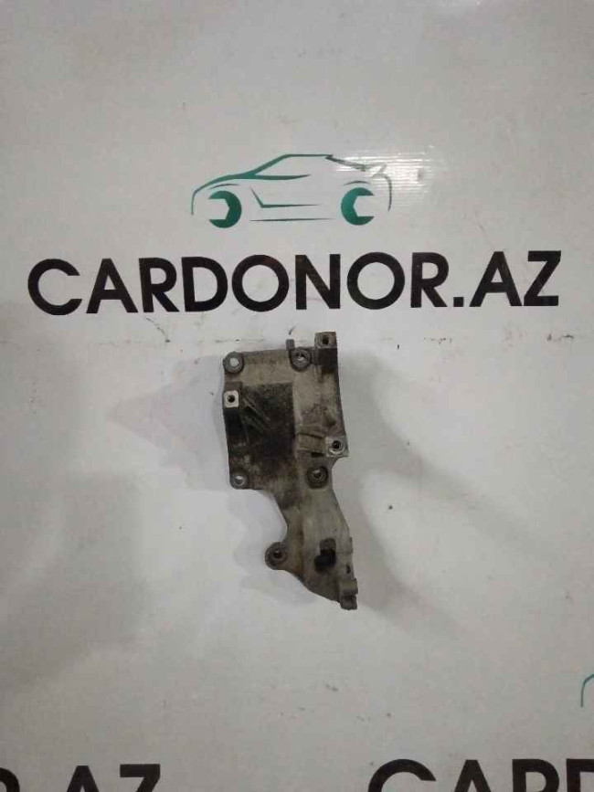 Kronşteyn (Кронштейн кондиционера) Skoda Fabia 2007