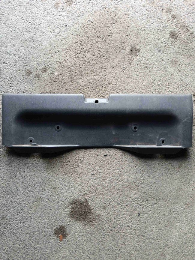 Baqaj dekorotiv plastik (Накладка задняя) Mitsubishi Lancer 2006