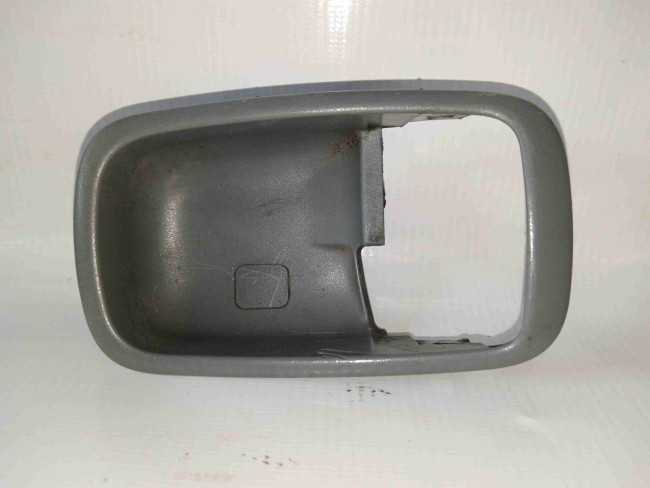 Qapı ruçkasi ön sağ (обивка ручки) Mitsubishi Lancer 2007