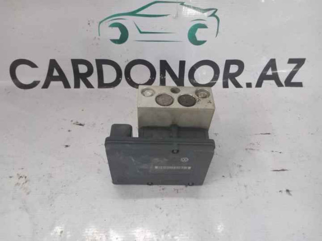 ABS (блок ABS) Volkswagen Touareg 2006