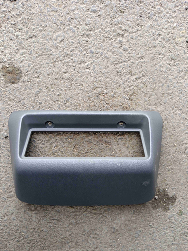 Dekorotiv plastik (Накладка чейнджера) Mitsubishi Lancer 2006
