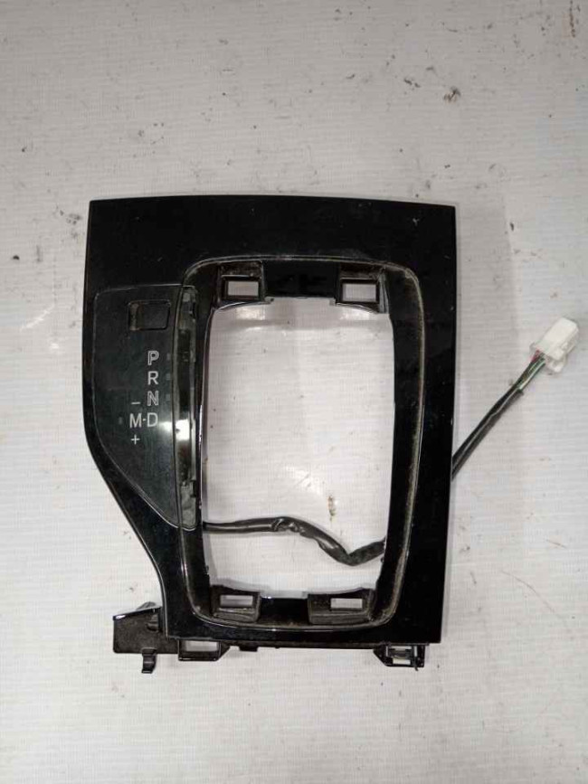 Dekorativ plastik AKPP (декоративный пластик) Mazda 3 2015
