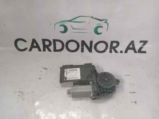 Motor sağ arxa (моторчик стеклоподьемника) Volkswagen Touareg 2006
