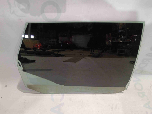 Sağ Arxa qapı şüşəsi (Стекло двери задней правой) Ford Focus 2005