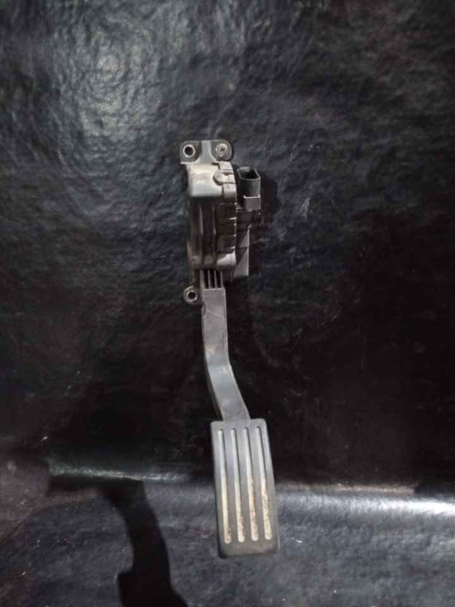 Педаль газа Ford Focus 2005