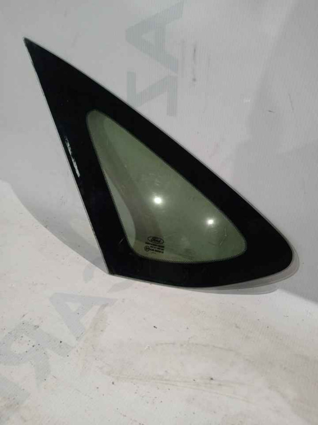 Стекло кузова глухое левое Ford Focus 2006