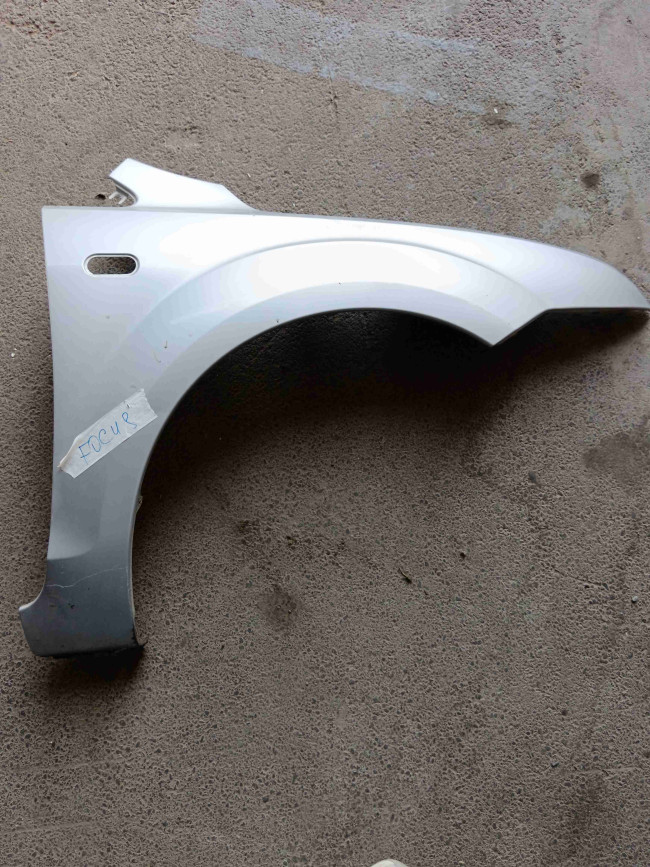 Крыло переднее Ford Focus 2006