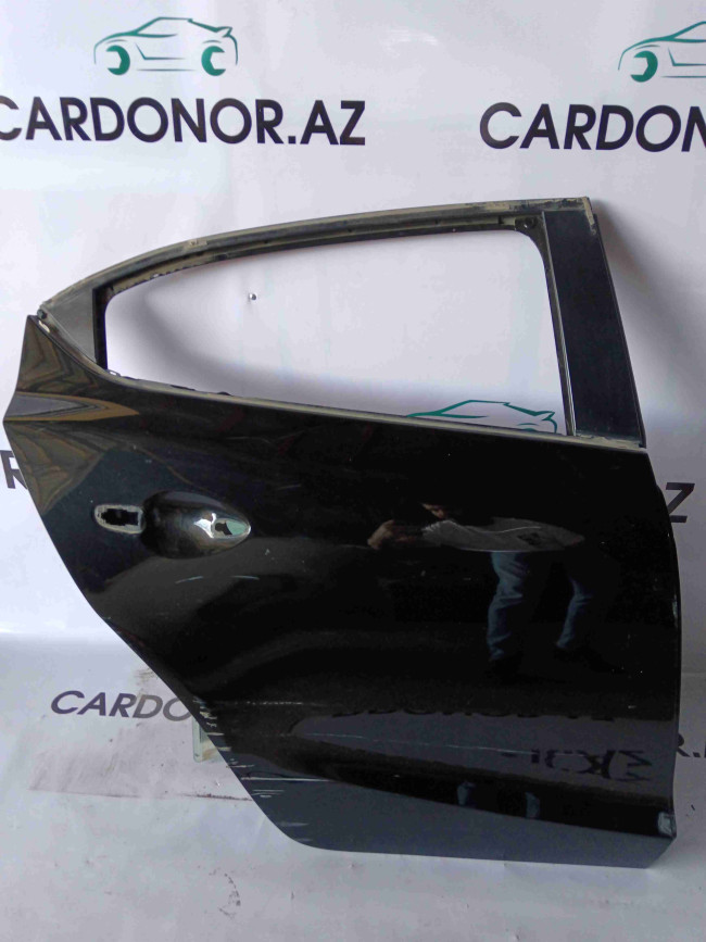 Qapı (Дверь задняя правая) Mazda 3 2015