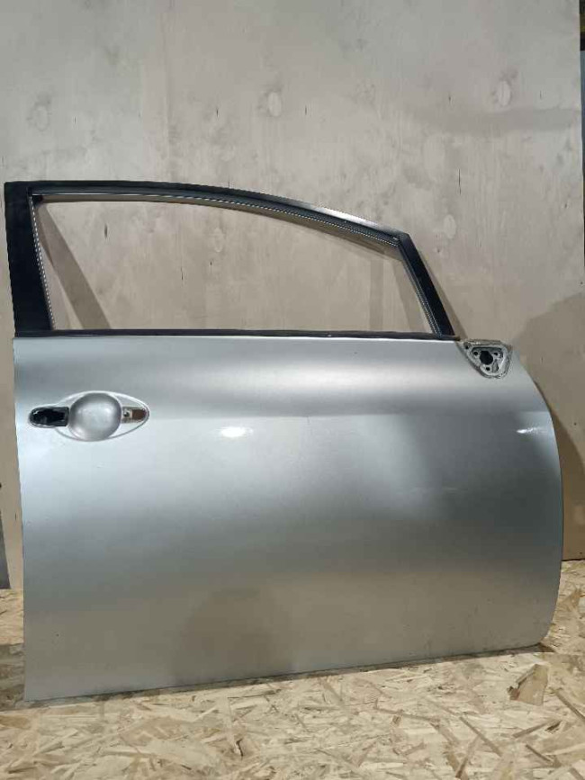 Qapı (Дверь передняя правая) Toyota Auris 2007