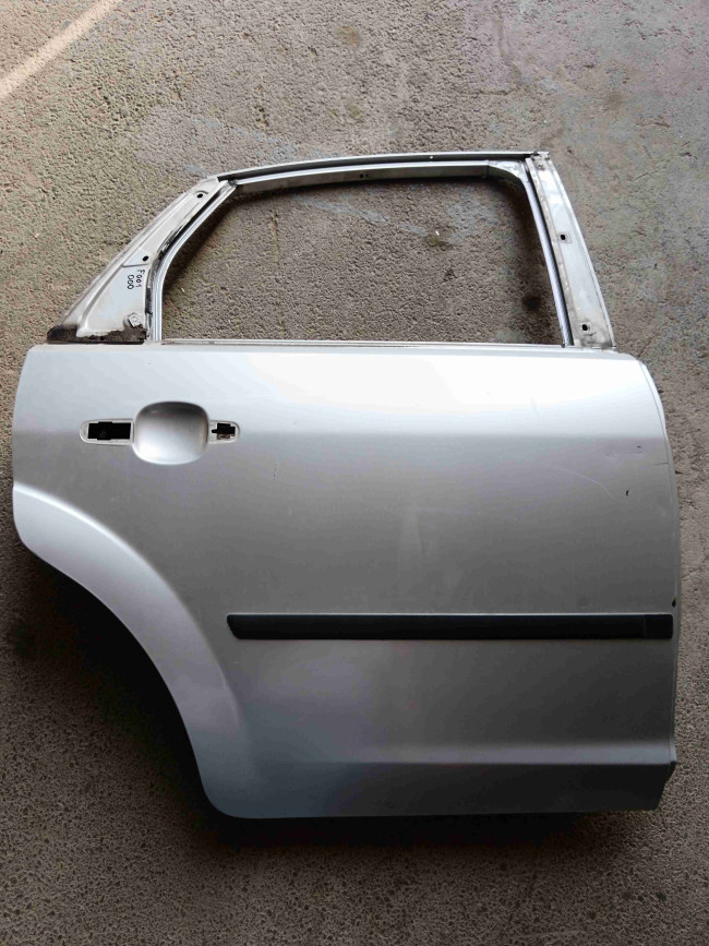 Qapı (Дверь задняя правая) Ford Focus 2006