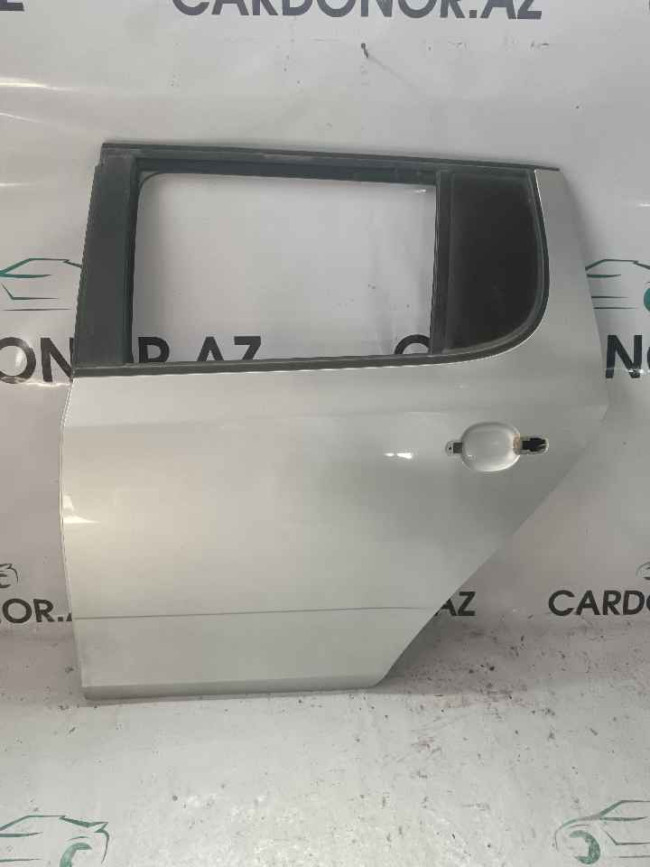 Qapı Arxa  (дверь задняя) Skoda Fabia 2013